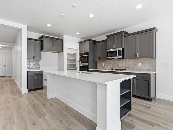 7th image of this home