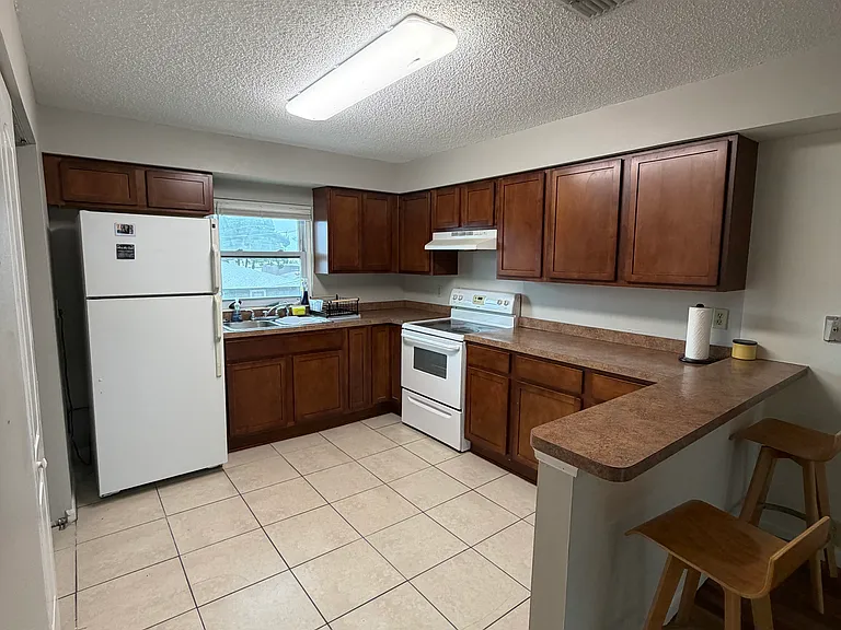 208 Arricola Ave #A — Photo 2