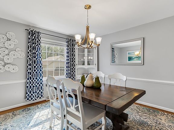 5th image of 7518 Oakmont Dr