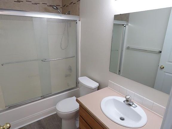 3rd image of 2513 E Spruce St #2515