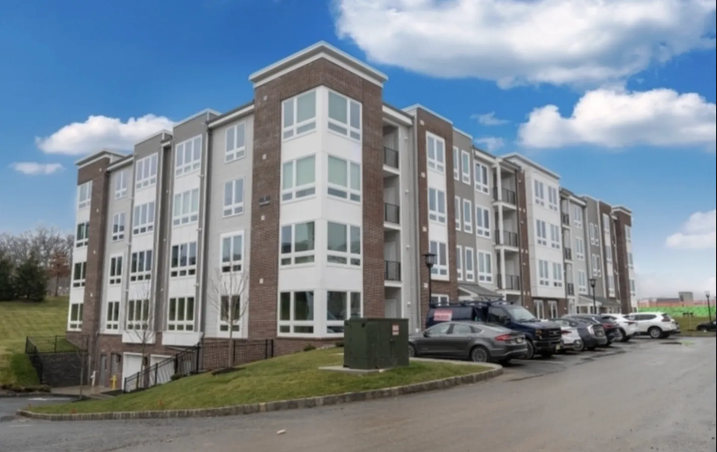 2 bed, 1388 sqft, $4,200 — Photo 2