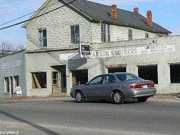 1st image of 17063 Oak St
