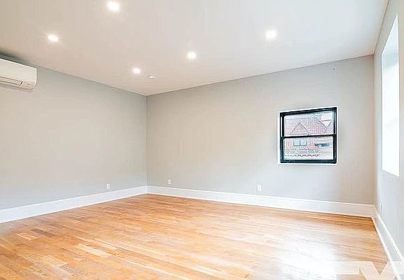 3rd image of 123 8th Ave #4R
