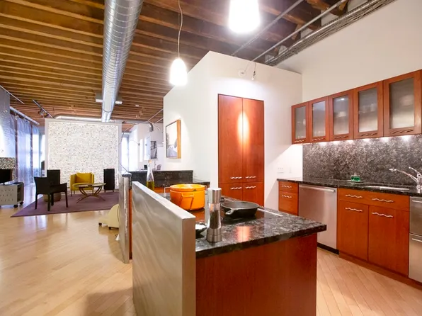 90 South St APT 3, Boston, MA 02111