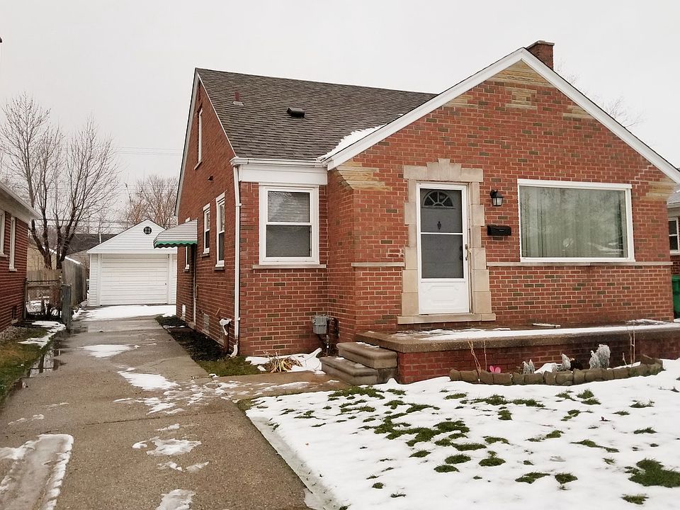 1st image of 22755 Courtland Ave