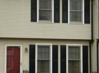 166 Hillside Rd APT 3, Westfield, MA 01085