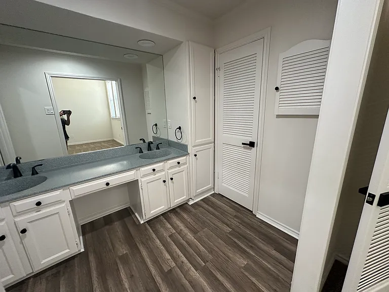 3231 Elizabeth St — Photo 15