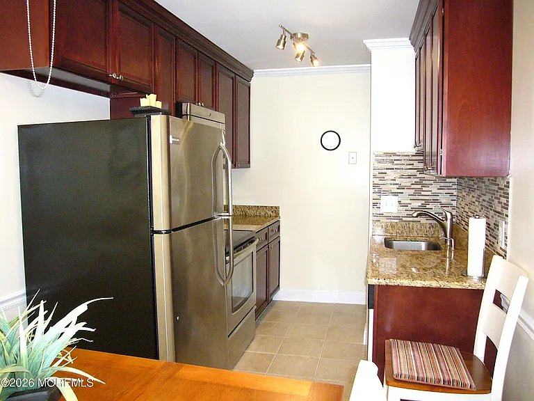 1201 Ocean Ave #106 — Photo 7