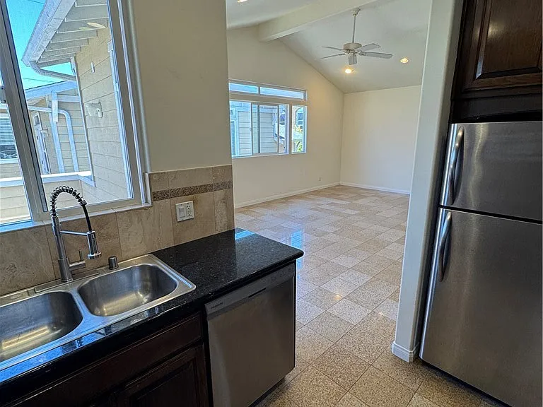 942 Sartori Ave — Photo 10