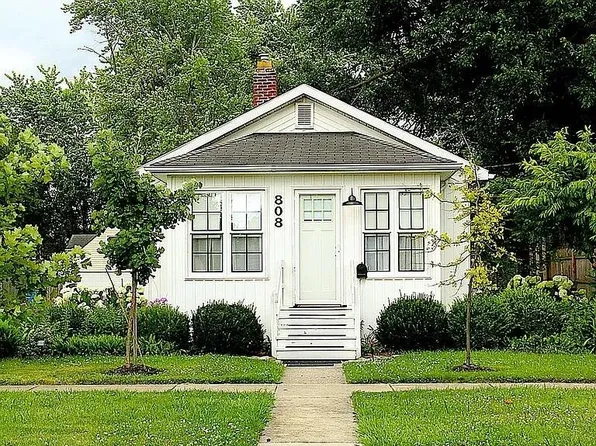 808 N Grant St, Crown Point, IN 46307