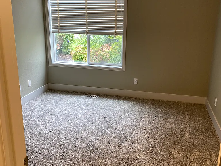 6616 Parkshadow Ct NE — Photo 10