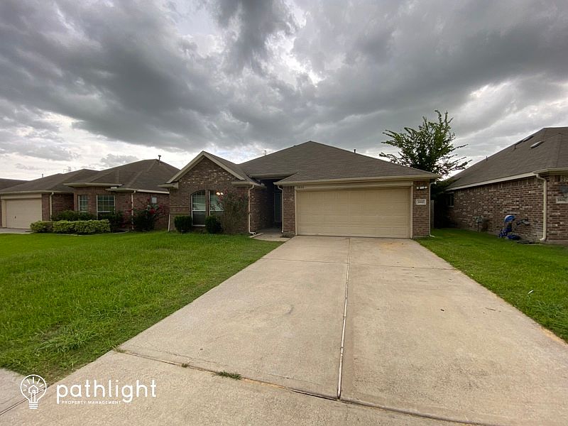 1st image of 3810 Elderberry Dr