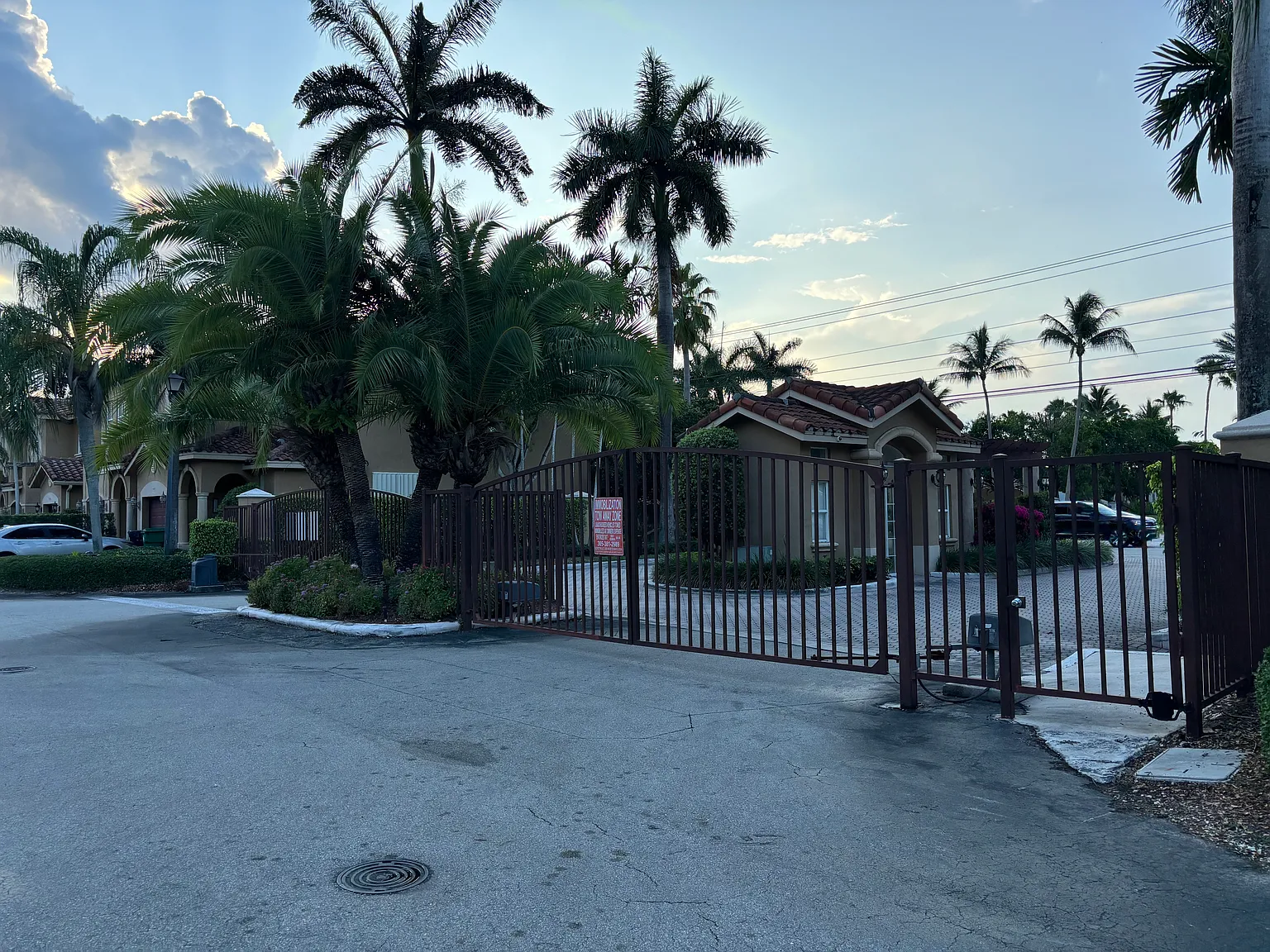 3 bed, 2.5 bath, 1580 sqft, $3,300 — Photo 2