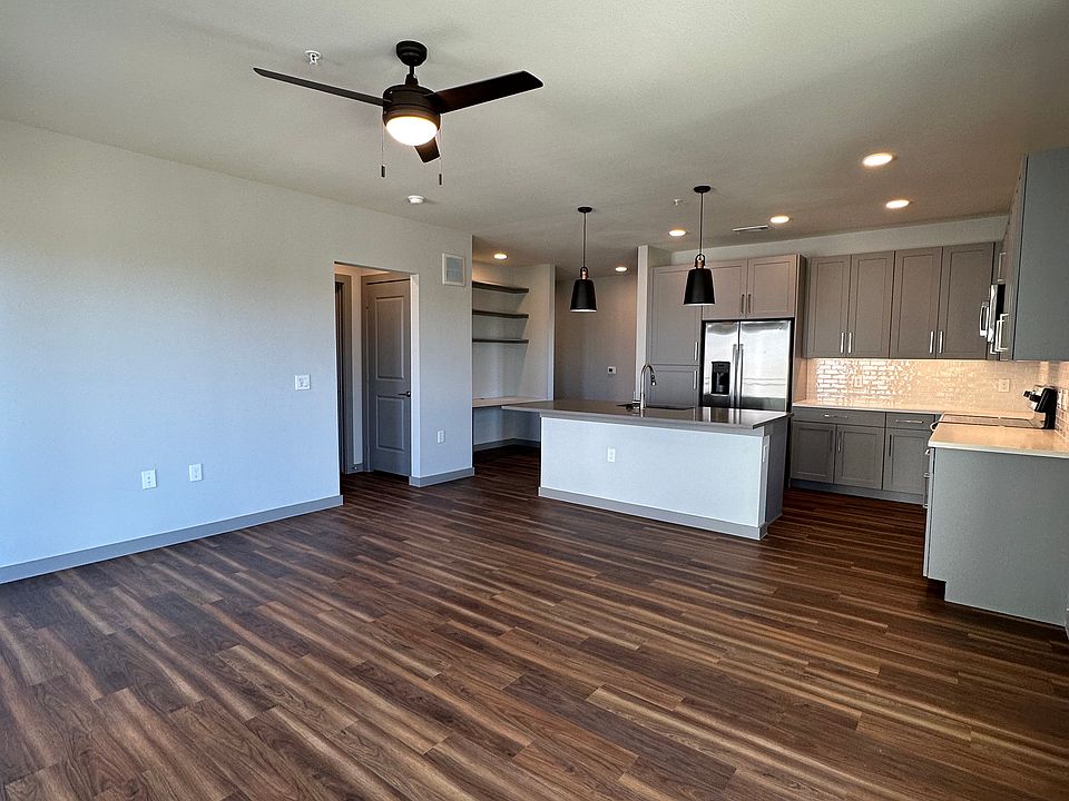 1st image of 1201-700 Ipswich Ave