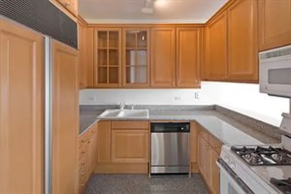 Rented by Douglas Elliman | media 2