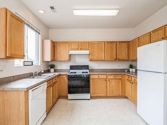 4th image of 796 Cherry Creek Dr