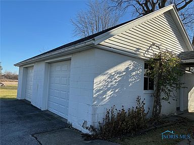 29440 Glenwood Rd, Perrysburg, OH 43551 | Zillow