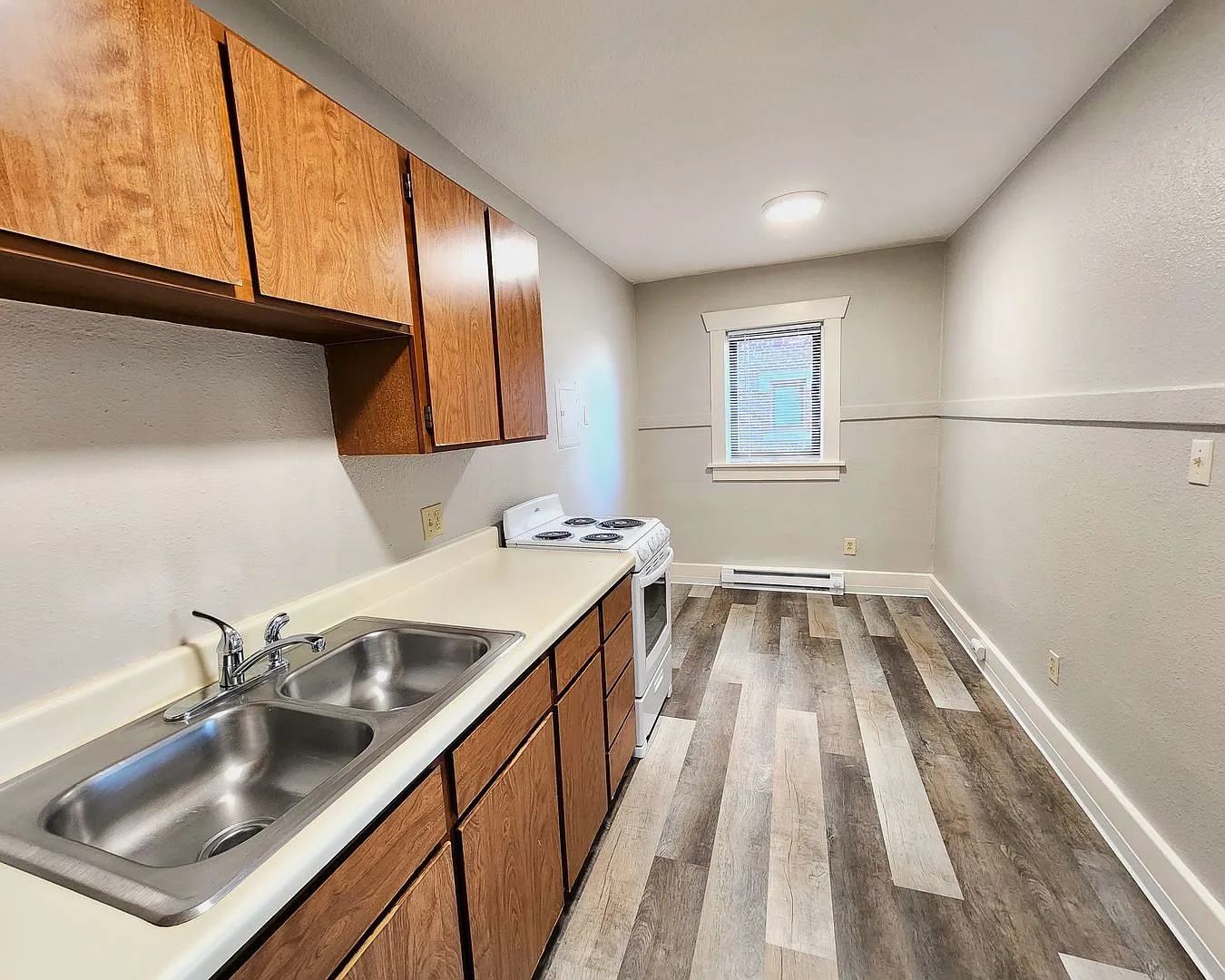 Florence Apartments — Photo 3