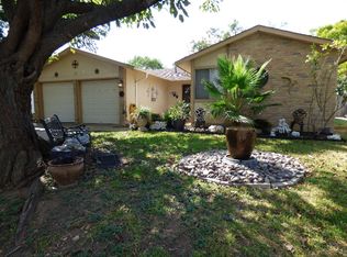 802 Cactus Dr, Round Rock, TX 78681
