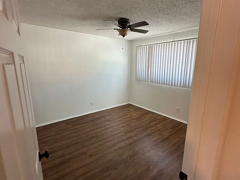 700 E Holly Ave — Photo 1