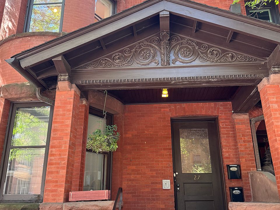1st image of 27 Saint Albans St S