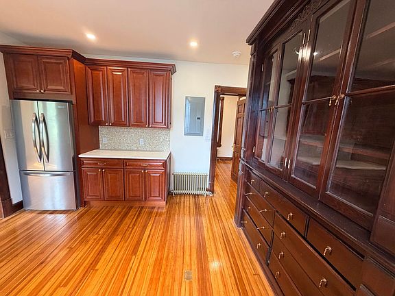 5th image of 153 Myrtle Ave #2