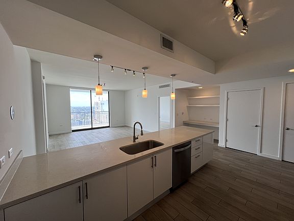 2nd image of 999 SW 1st Ave #2405-1