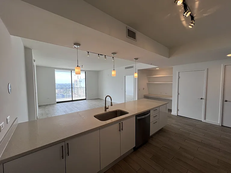 999 SW 1st Ave #2405-1 — Photo 5