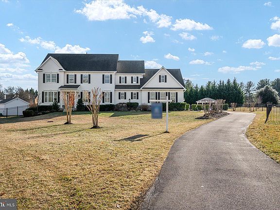 4th image of 1015 Duckett Farm Way