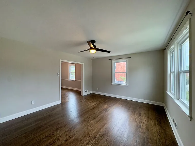 205 Sipple Ave — Photo 3