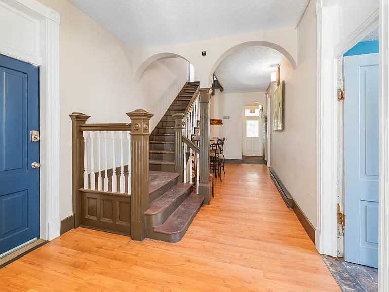 Front entrance foyer