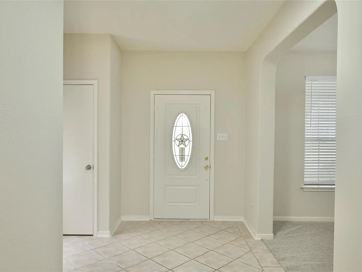 4 bed, 2.5 bath, 2264 sqft, $2,100 — Photo 4