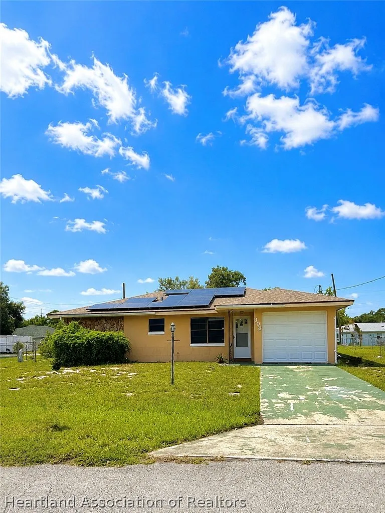 3 bed, 2.0 bath, 1404 sqft, $1,700 — Photo 1