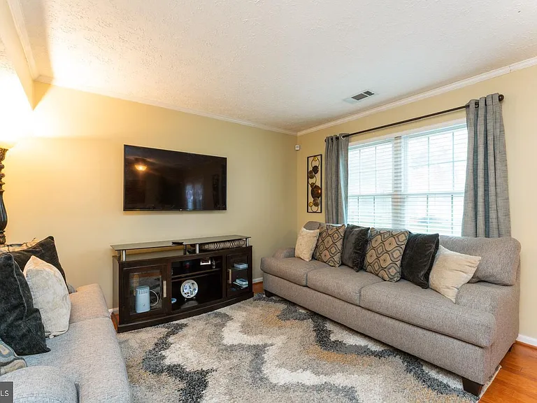 6006 Bobcat Ct — Photo 5