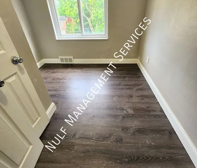 449 Idlewood Rd — Photo 5