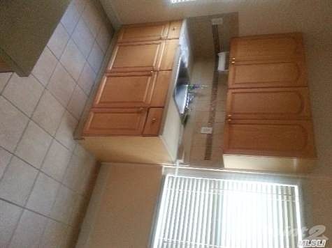 3rd image of 20926 Bardwell Ave