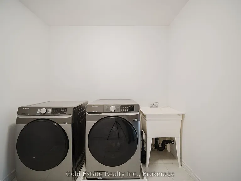 19 McLaren Ave — Photo 40