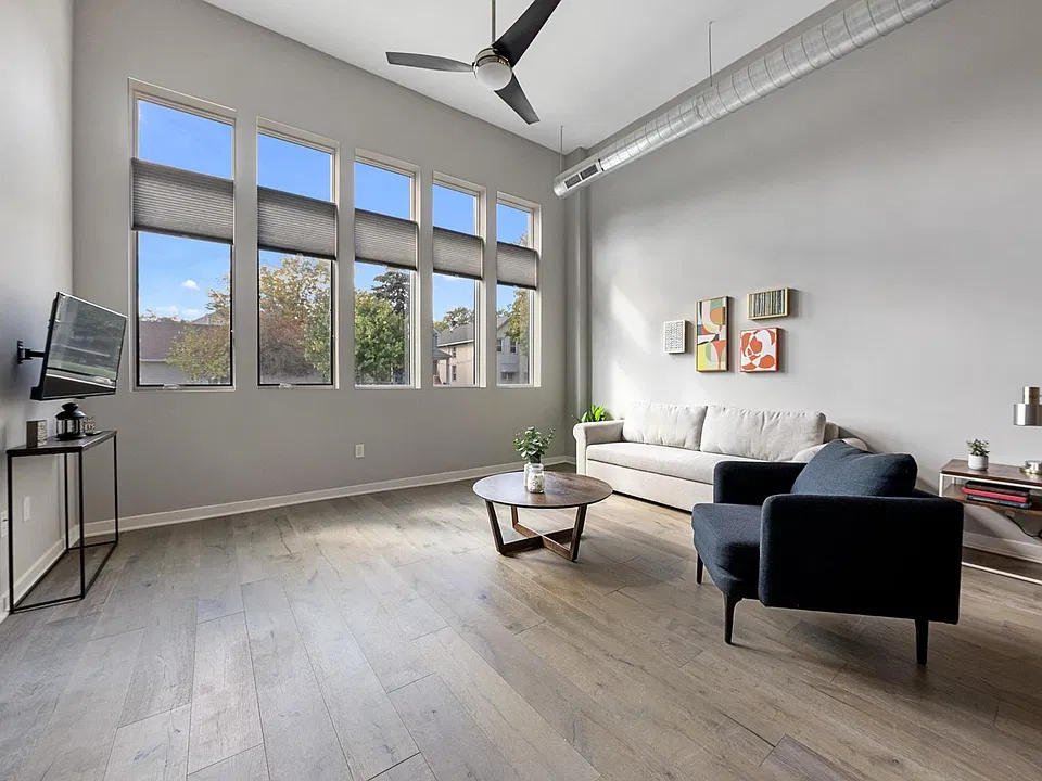 430 Jefferson Ave #202