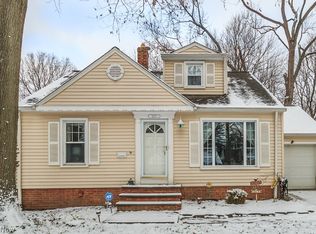 5211 Edenhurst Rd, Cleveland, OH 44124