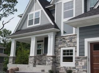 6 Maycomb Ln, Saint Paul, MN 55126