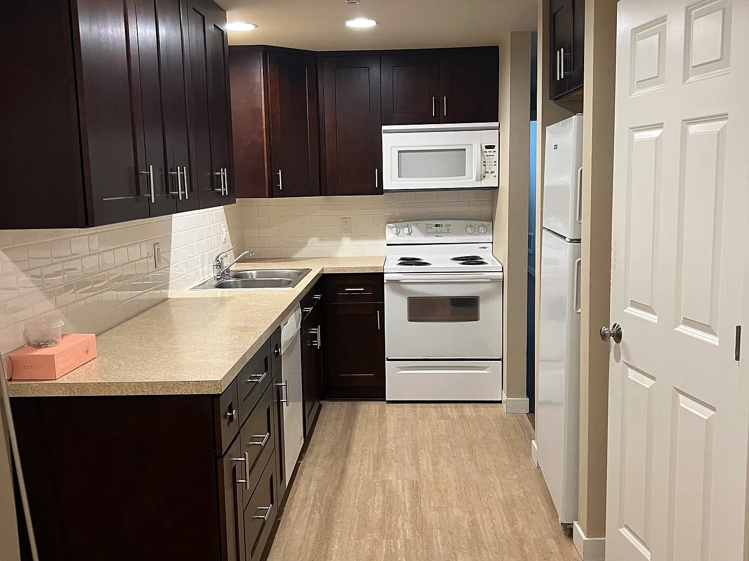 2 bed, 900 sqft, $1,725 — Photo 2