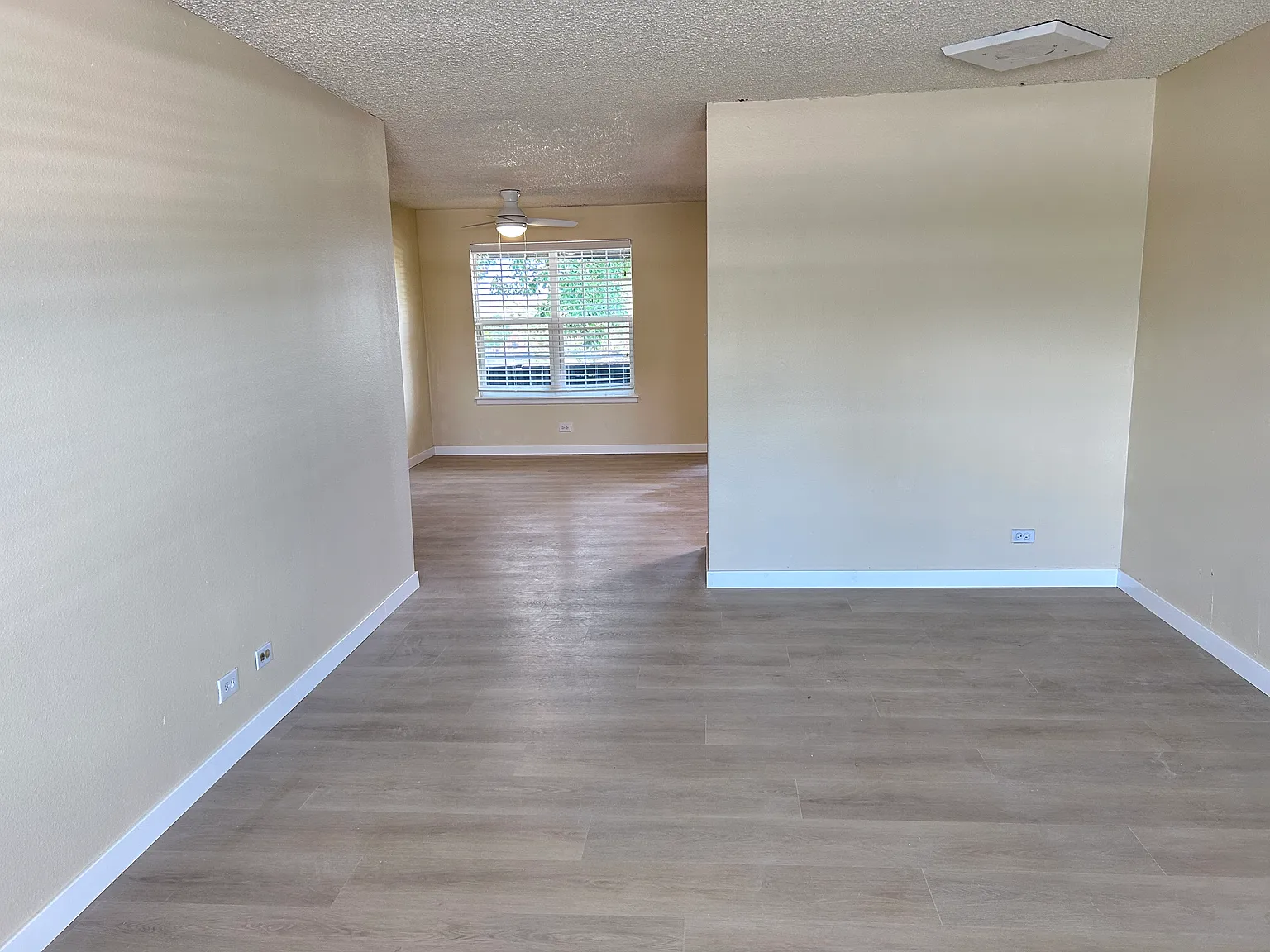 2 bed, 957 sqft, $1,700 — Photo 2
