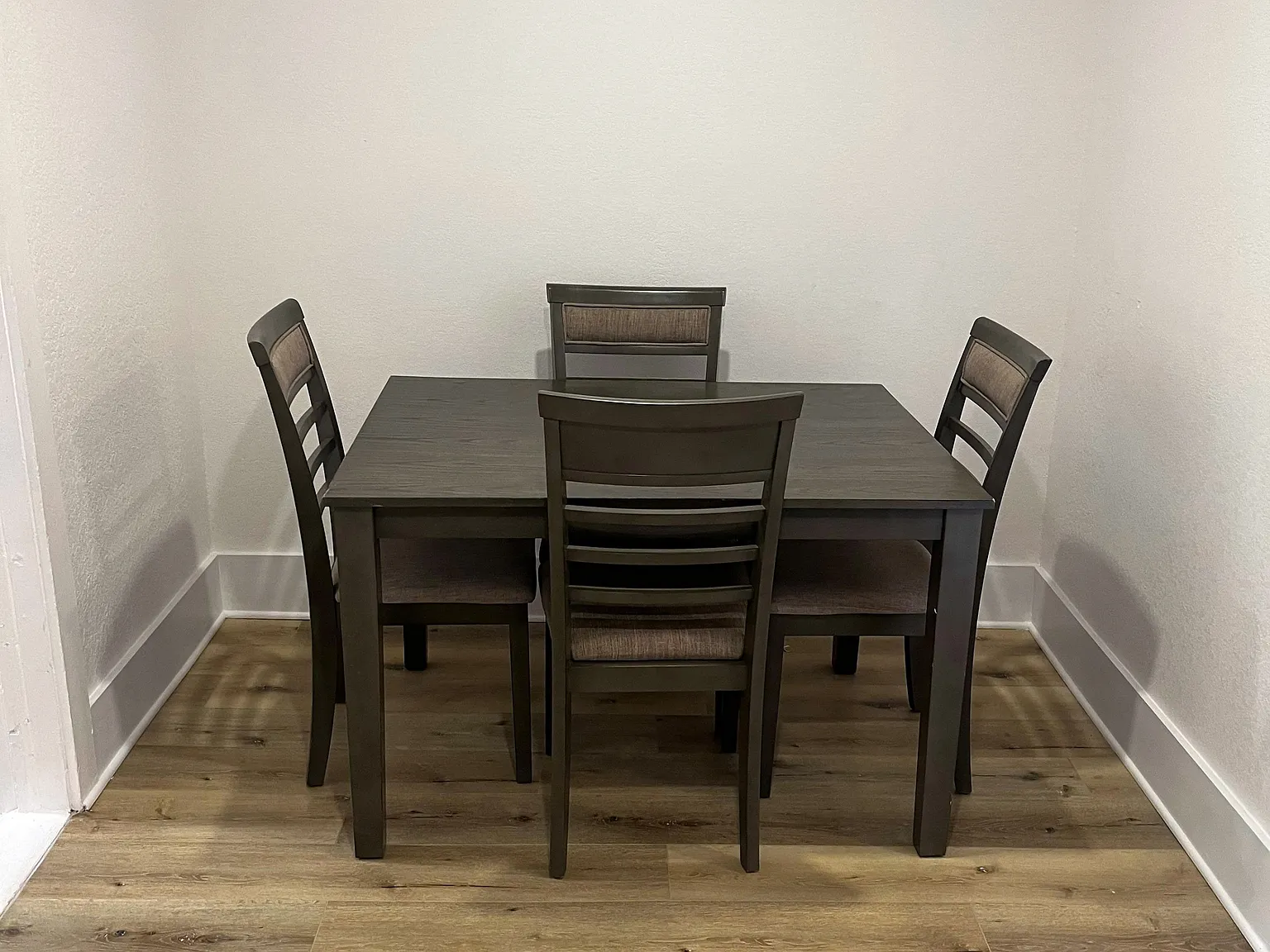 3 bed, 3.0 bath, 1000 sqft, $1,070 — Photo 3