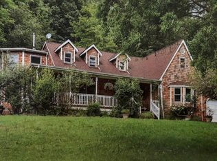 8299 NE Wardwell Rd, Bainbridge Island, WA 98110