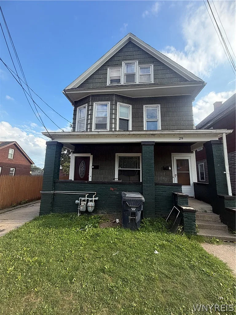 3 bed, 1.0 bath, 2346 sqft, $1,200 — Photo 1