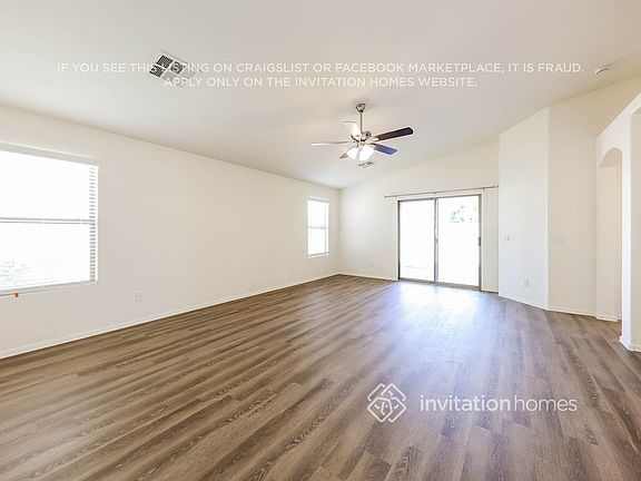 3rd image of 10538 W Roanoke Ave