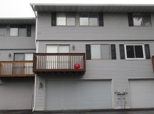 4372 Chatsworth St N, Shoreview, MN 55126