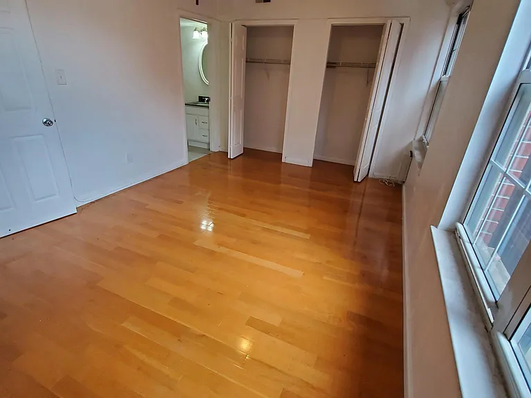455 N 12th St #B — Photo 8