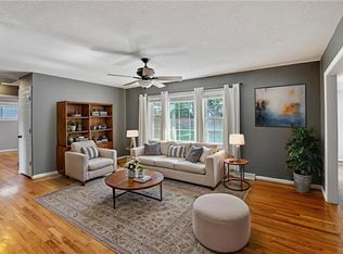8209 Madison Ave, Kansas City, MO 64114