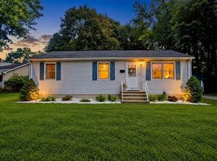 30 Dale St, Holyoke, MA 01040